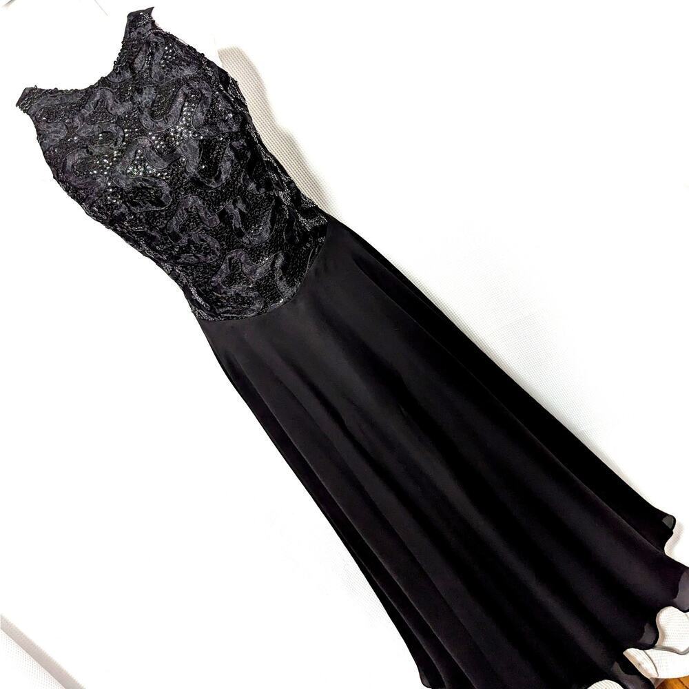 NWOT! FAVIANA NEW YORK! BLACK SEQUINNED SATIN, CHIFFON SKIRT DRESS! SZ 13/14